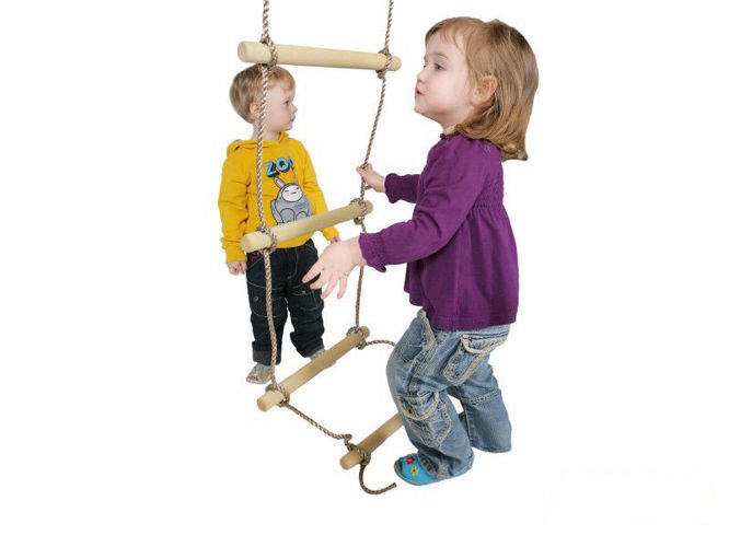 Rope ladder with 5 wooden rungs
