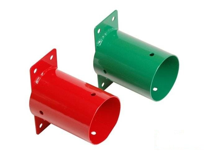 Wall attachment to the round beam